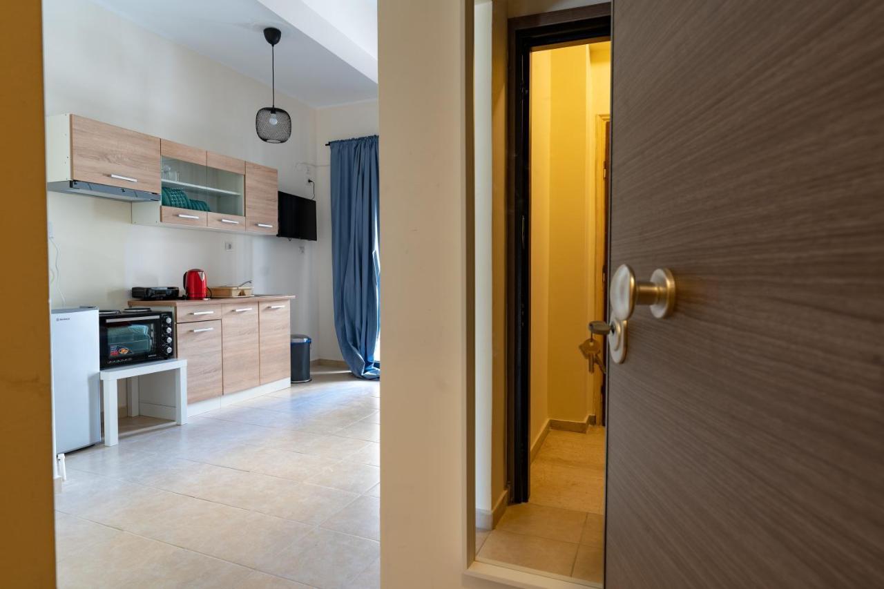 Ag. Ioannis Metro Station 1 Bed 2 Pers דירה *