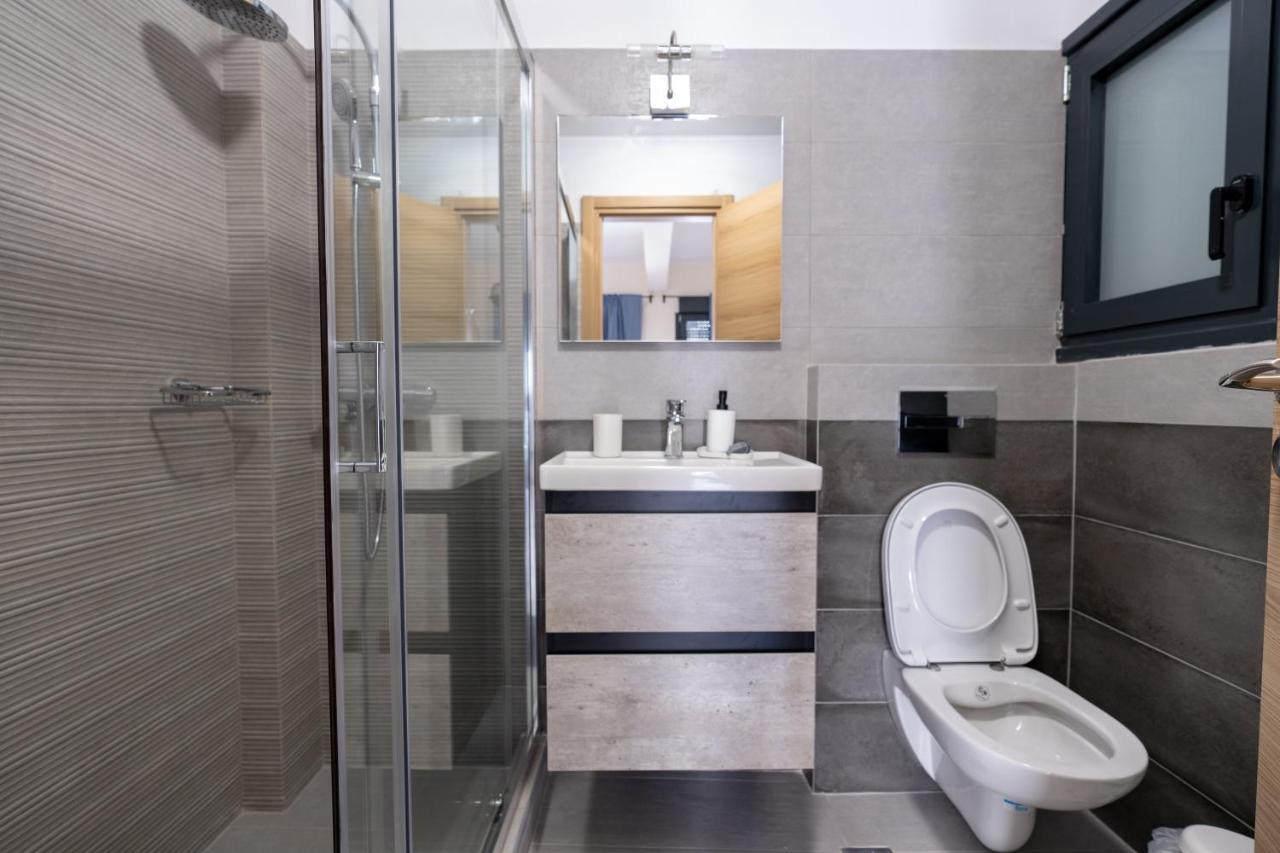 Ag. Ioannis Metro Station 1 Bed 2 Pers
